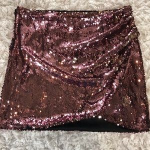 🛍3 FOR $25-FOREVER 21- ASYMMETRICAL DESIGN SEQUINED MINI